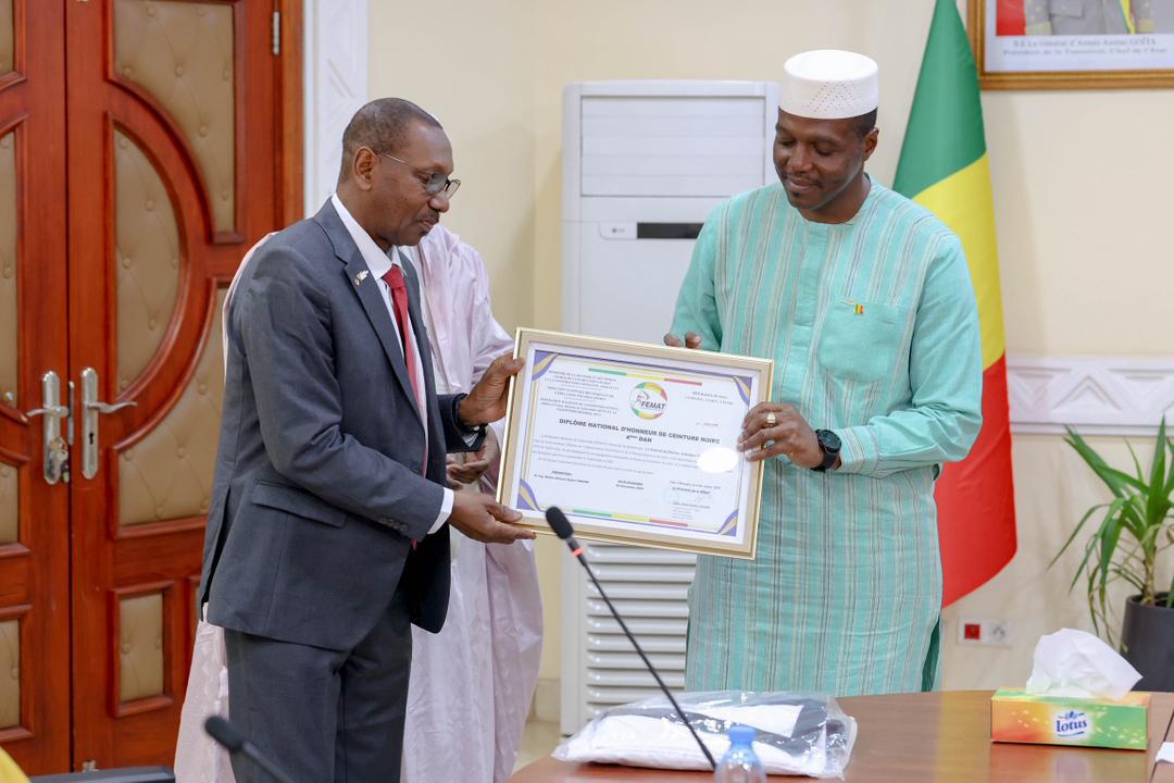 Taekwondo – Le Premier Ministre élevé au grade de Ceinture noire 4ᵉ Dan